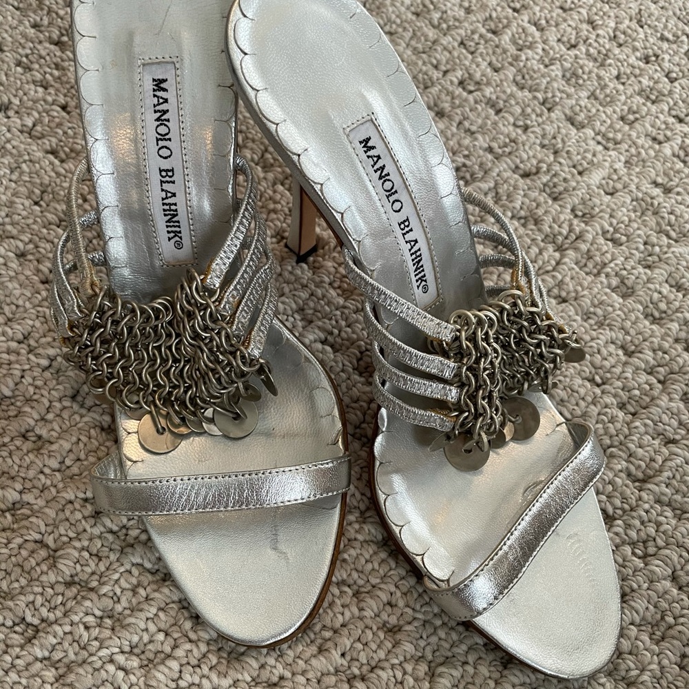 New! Silver metallic Manolo Blahnik heels